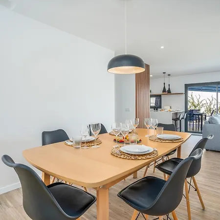 Holiday home Host Wise - Bright Spacious House Swimming Pool *