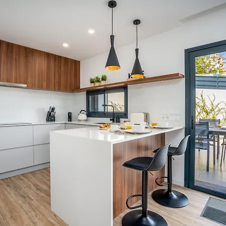 Feriehus Host Wise - Bright Spacious House Swimming Pool