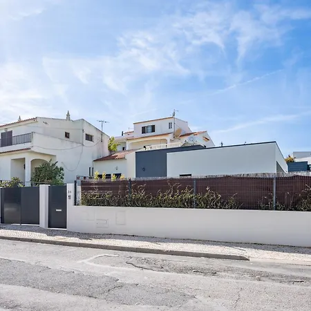 Host Wise - Bright Spacious House Swimming Pool *