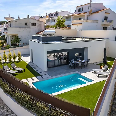 Holiday home Host Wise - Bright Spacious House Swimming Pool *