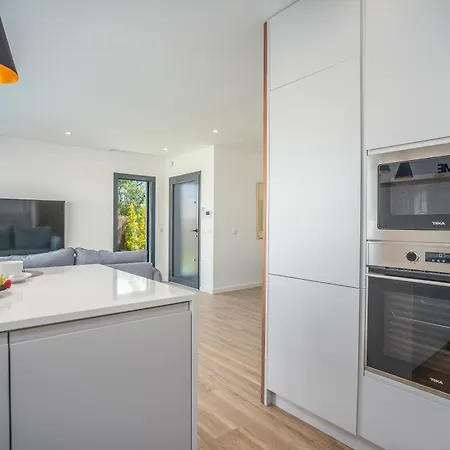 Host Wise - Bright Spacious House Swimming Pool Porches (Algarve)