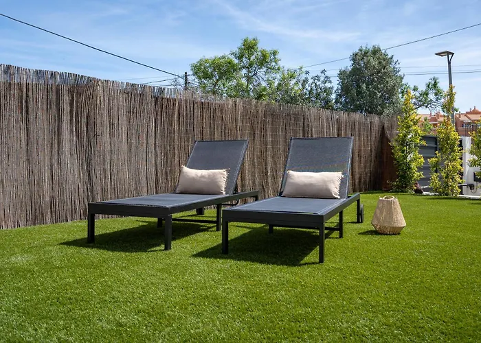 Nyaraló Host Wise - Bright Spacious House Swimming Pool