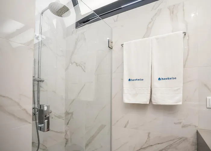 Host Wise - Bright Spacious House Swimming Pool بيت للعطل بورش